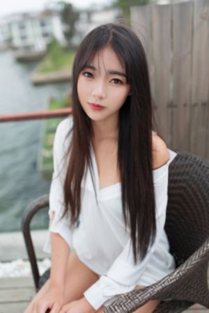 撞击成熟美妇老师后臀_BD英语电影全集观看